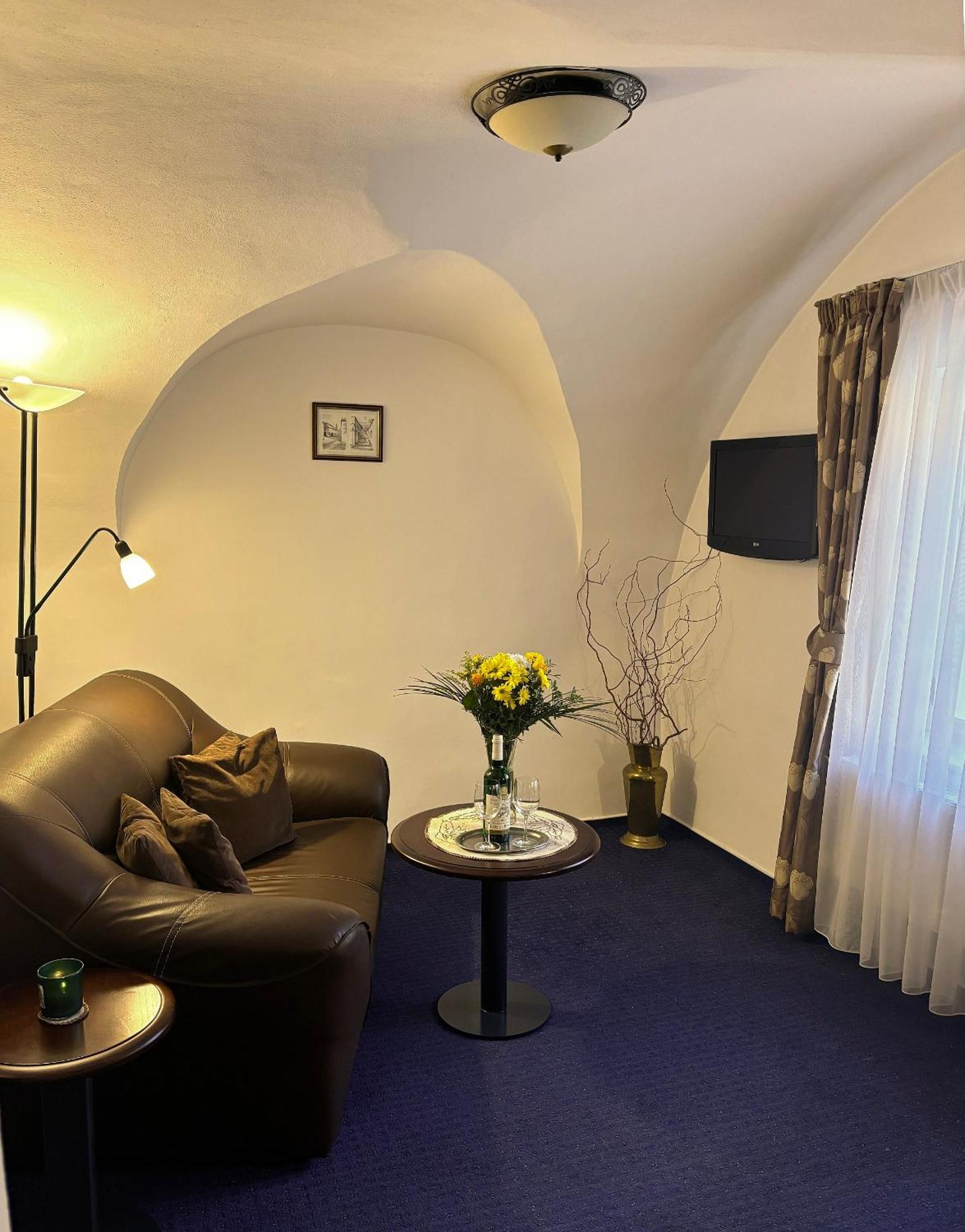 Hotel Joseph 1699 Třebíč Buitenkant foto