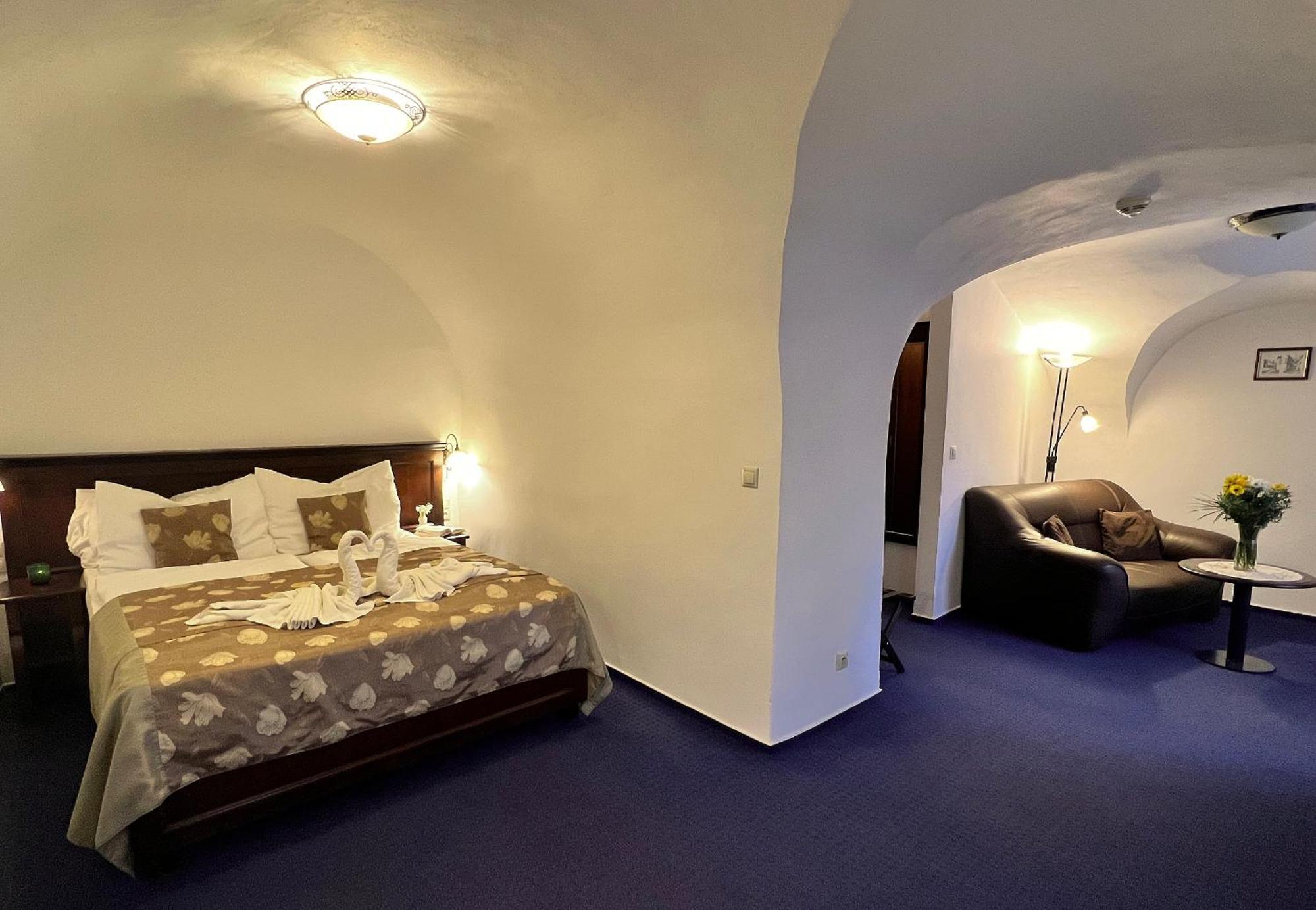 Hotel Joseph 1699 Třebíč Buitenkant foto