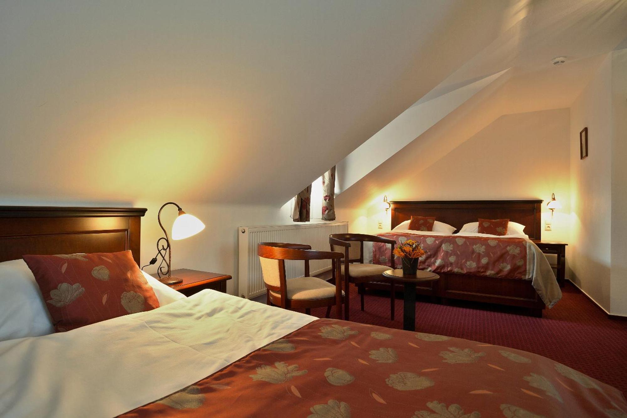 Hotel Joseph 1699 Třebíč Buitenkant foto