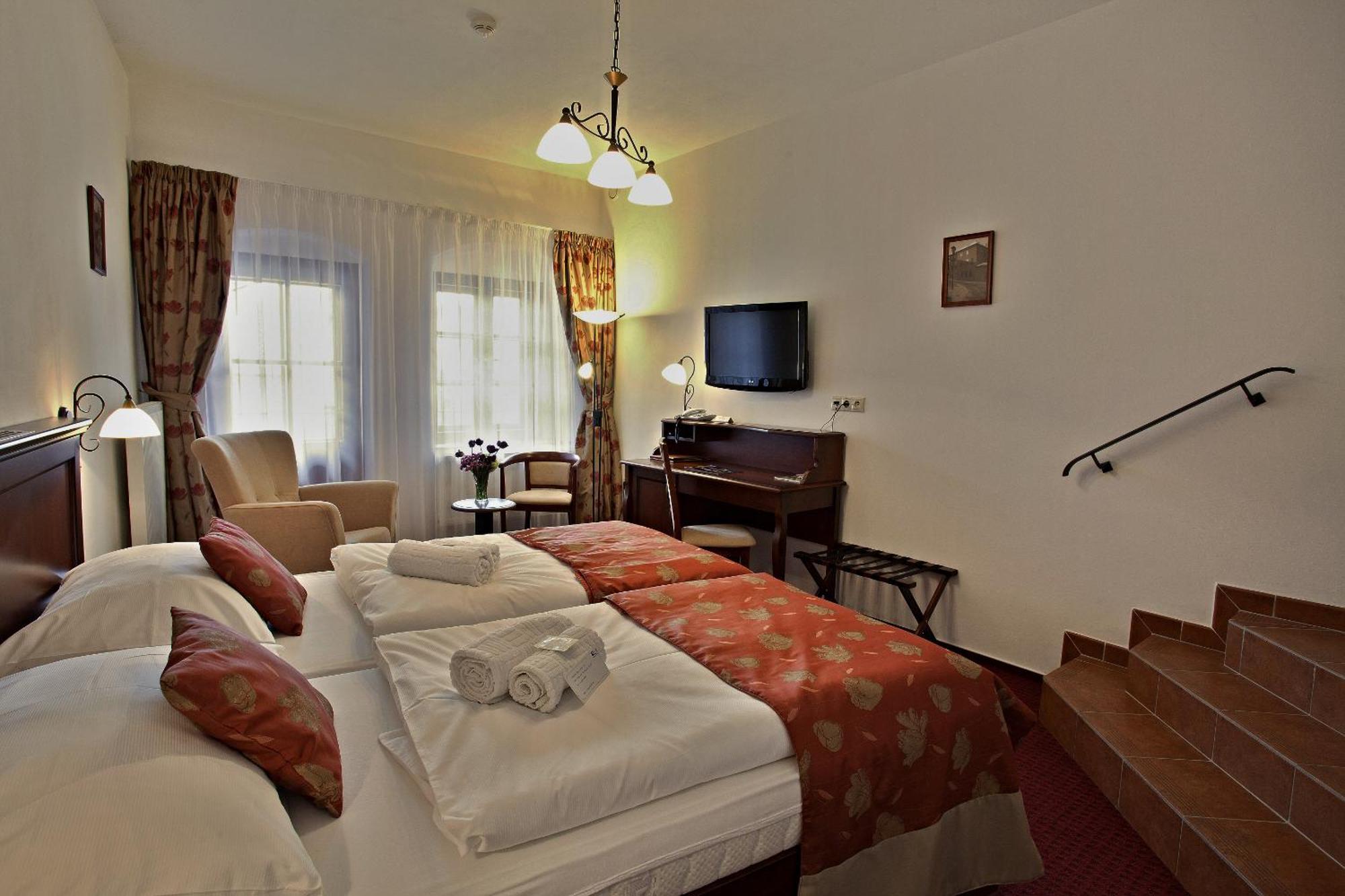 Hotel Joseph 1699 Třebíč Buitenkant foto